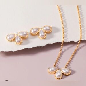Only worn a few times! Brook & York Sandy Pearl & Earring Set